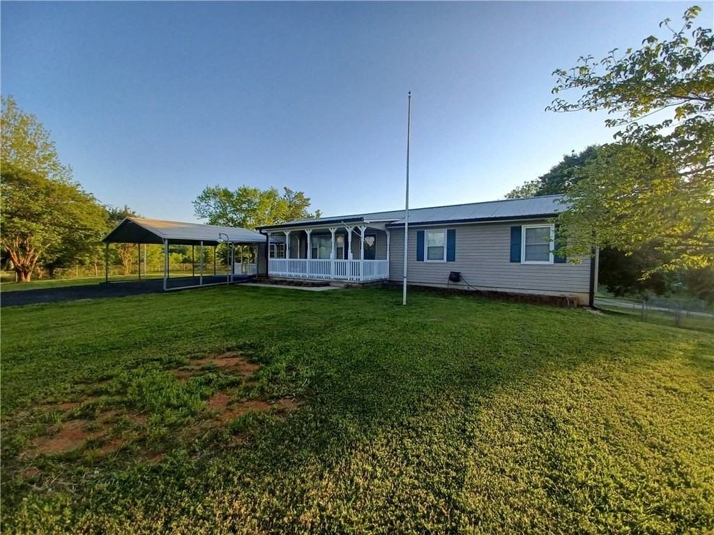 1251 S Oak St - Photo 2 of 20