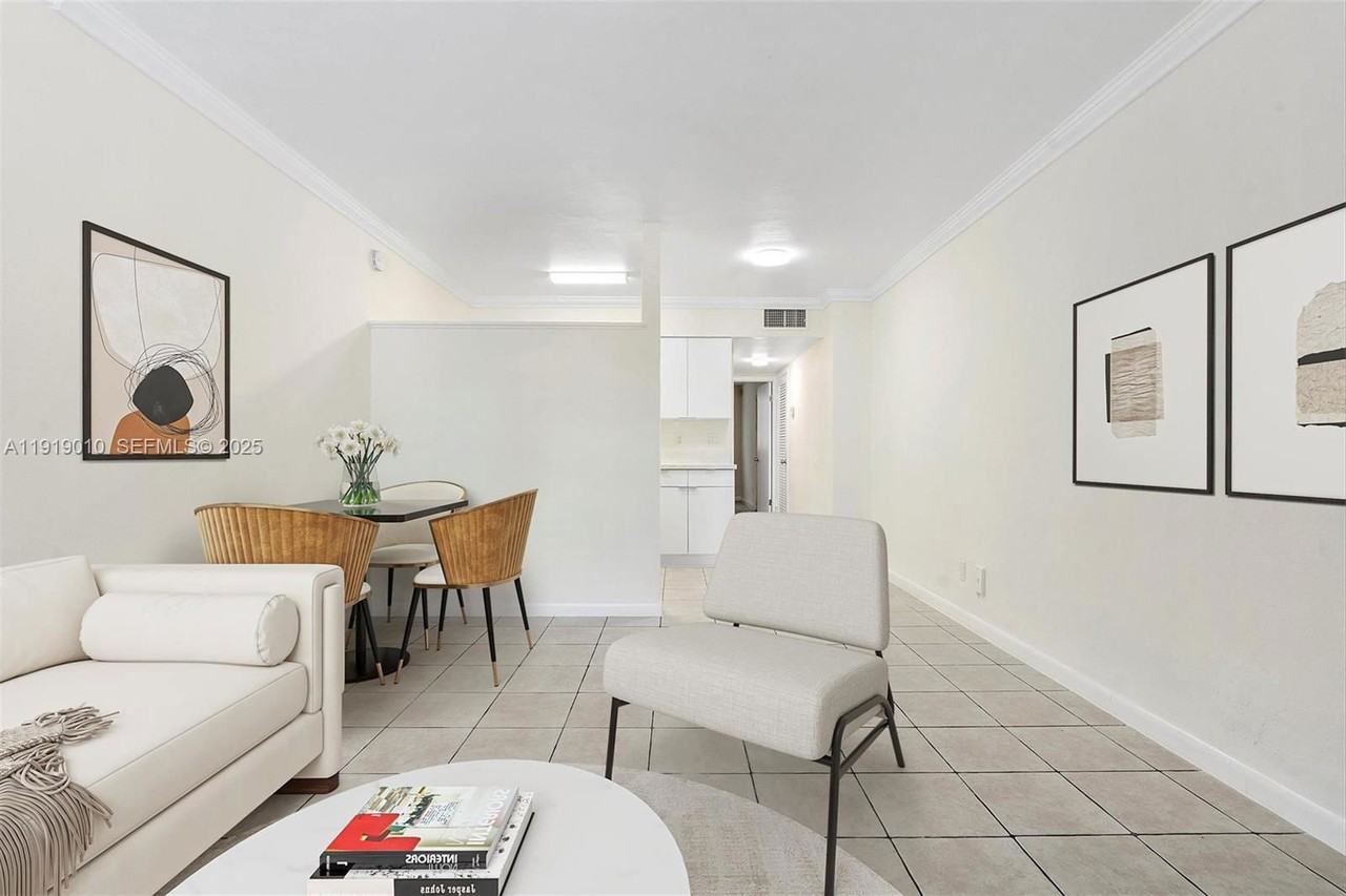 1715 N 16th Ave #215 - Photo 2 of 8