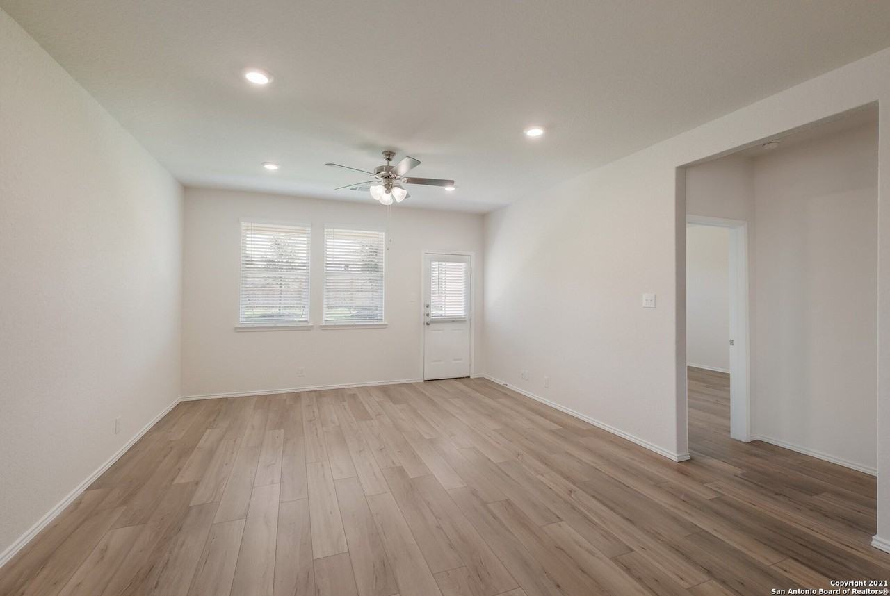 5610 James Trace Dr - Photo 6 of 18