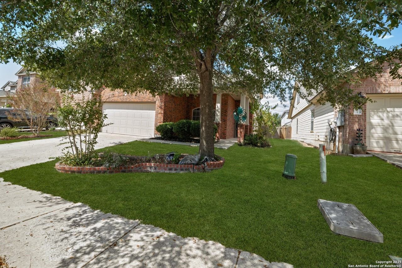 140 140 Clapboard - Photo 3 of 28