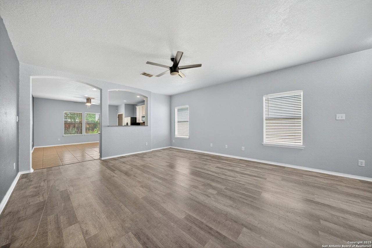 140 140 Clapboard - Photo 7 of 28