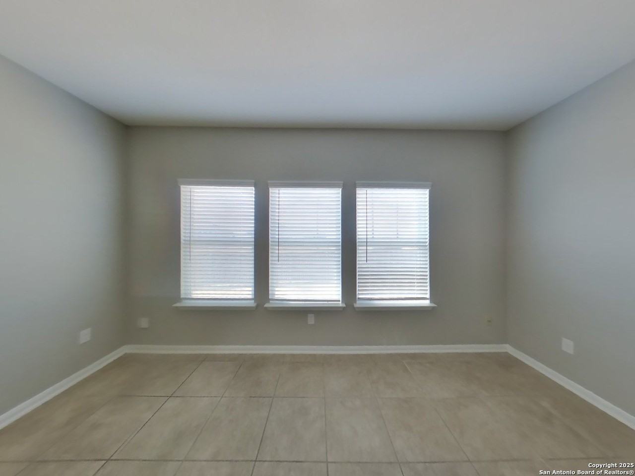 8906 Holland Park - Photo 2 of 15