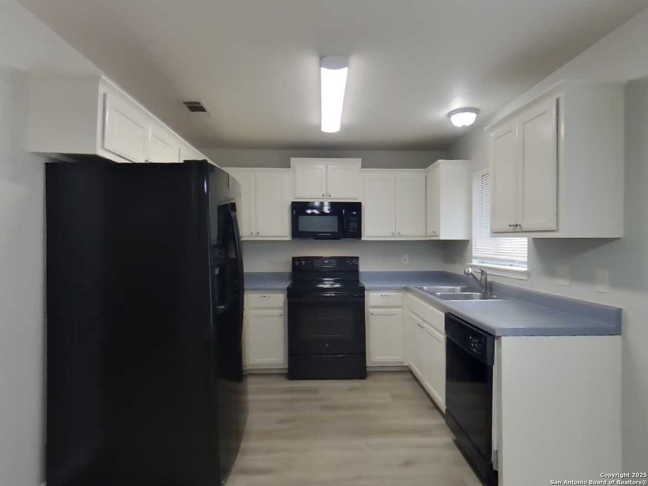 8907 Slumber Lane - Photo 6 of 15