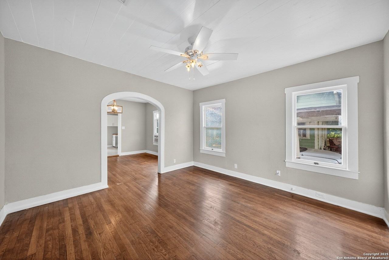 514 Hammond Avenue - Photo 5 of 26