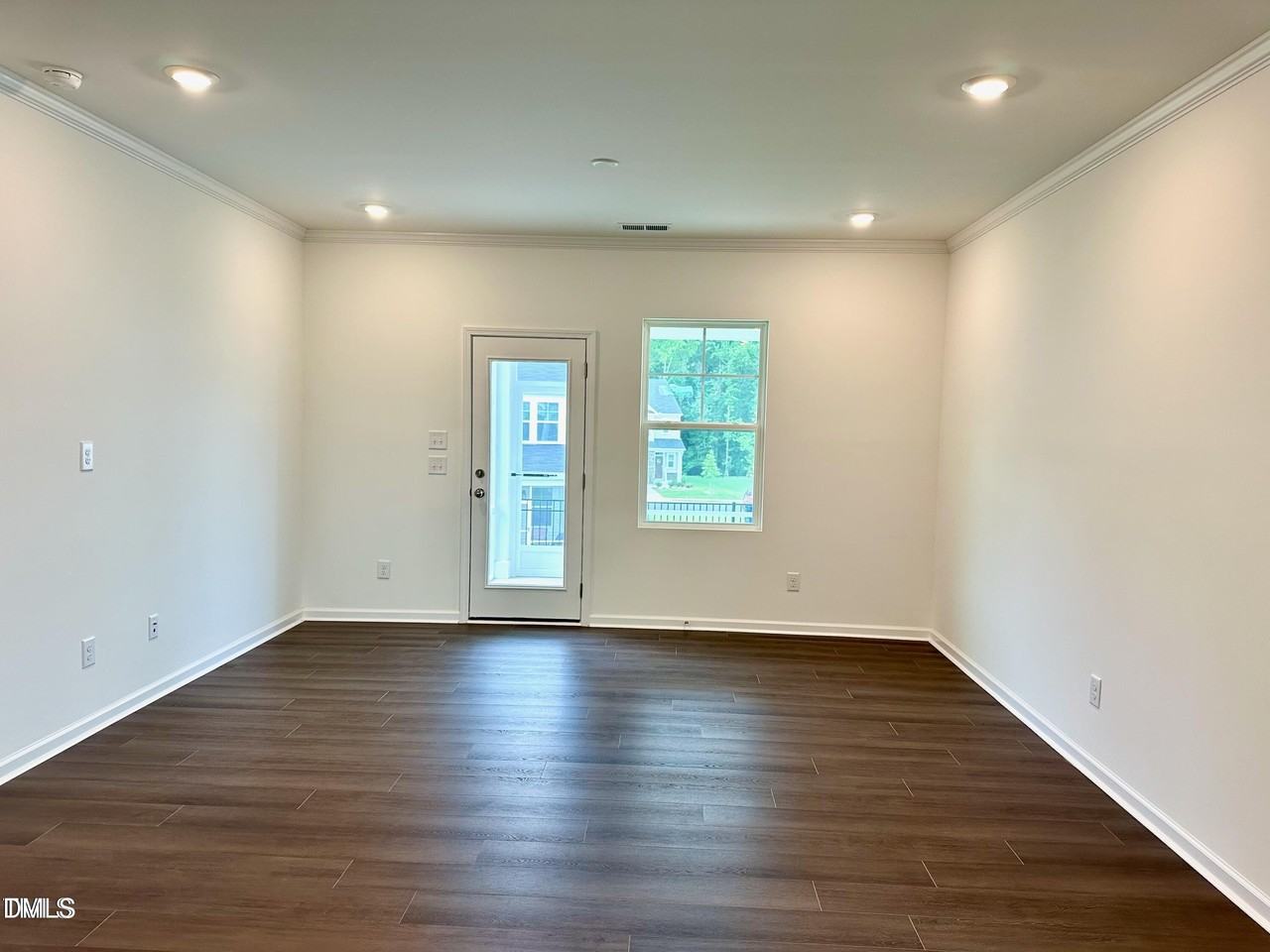 1033 Red Finch Way - Photo 2 of 24