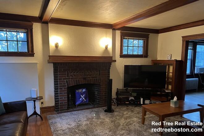 12 Lake St - Photo 3 of 10