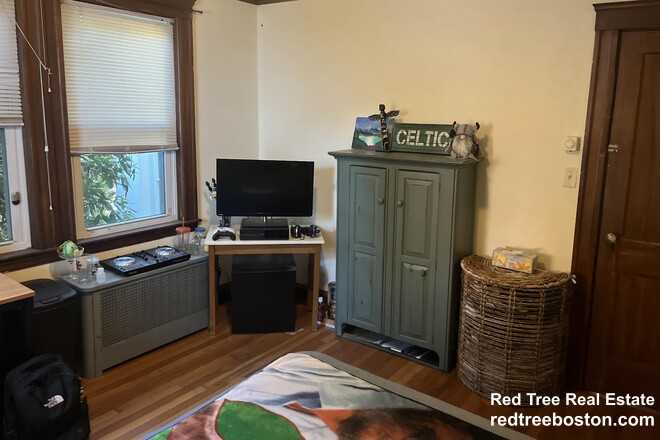 12 Lake St - Photo 4 of 10