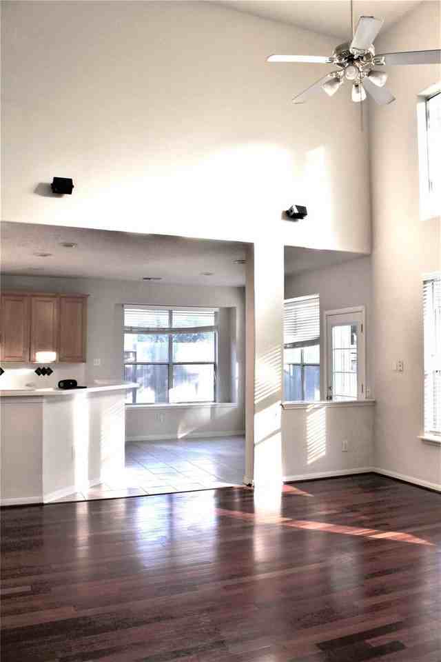 71 North Brooksedge Circle - Photo 4 of 39