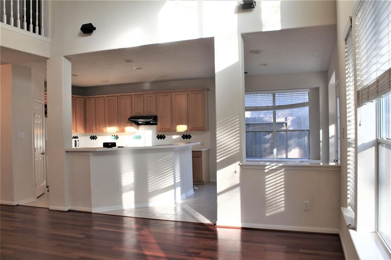 71 North Brooksedge Circle - Photo 5 of 39