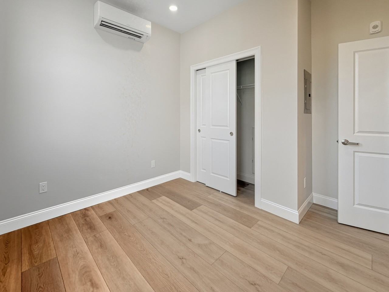 226 Winthrop Street #201 - Photo 4 of 6