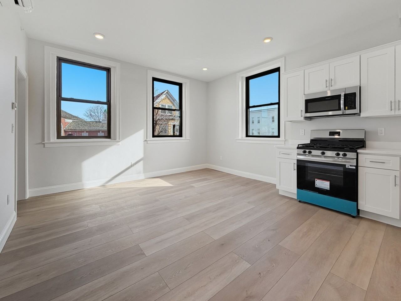 226 Winthrop Street #202 - Photo 2 of 8