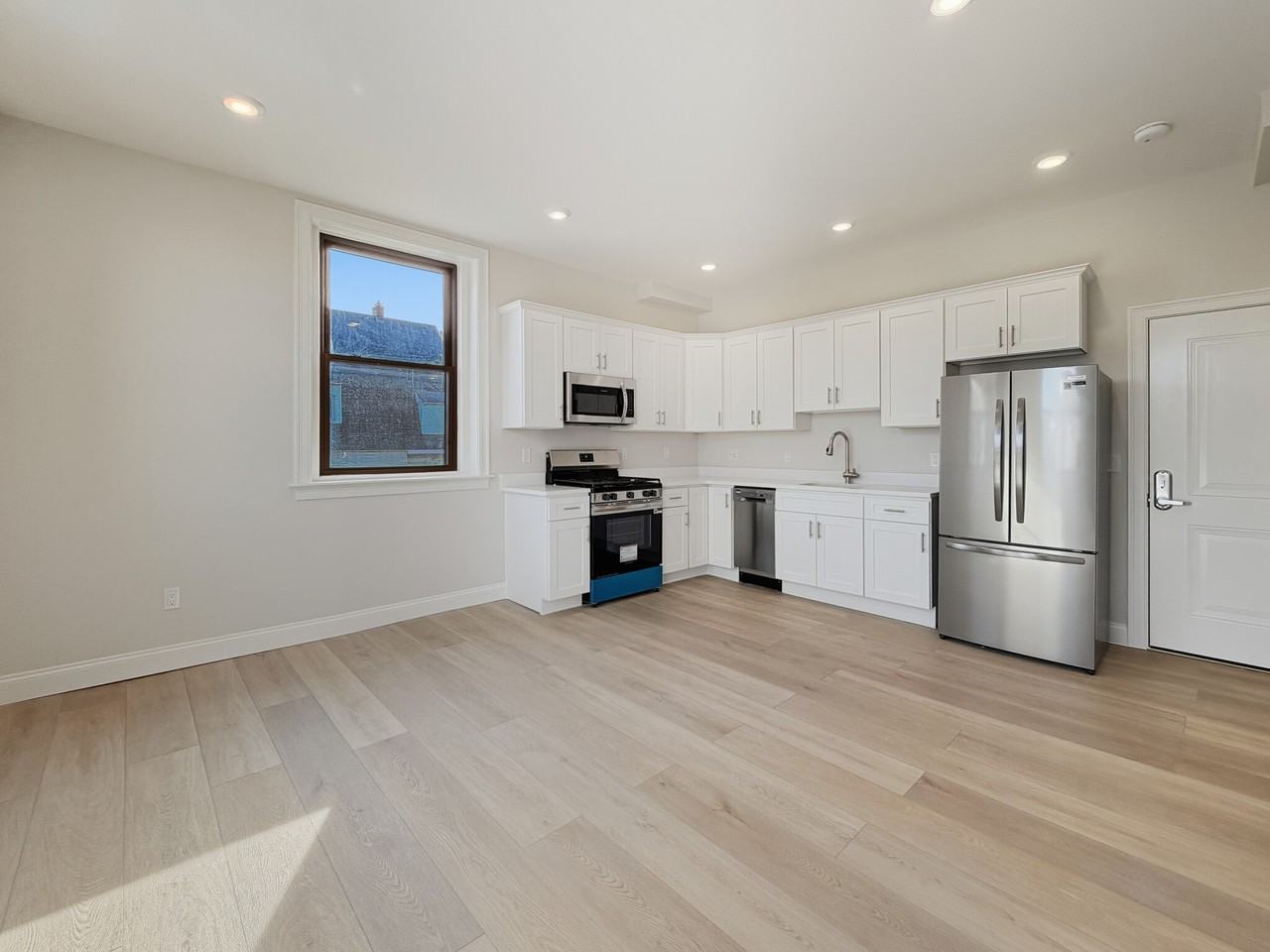 226 Winthrop Street #202 - Photo 6 of 8