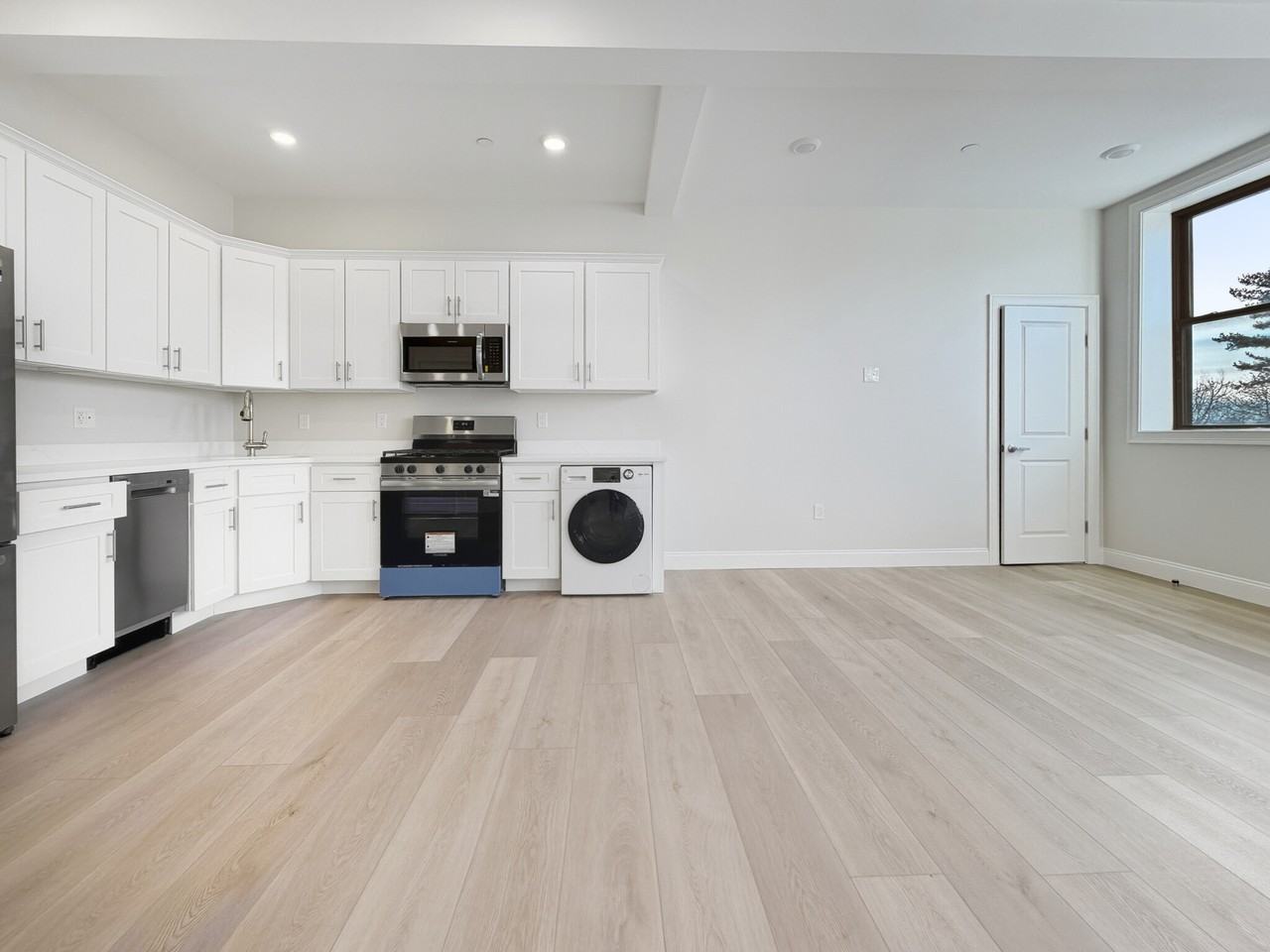 226 Winthrop Street #204 - Photo 2 of 7