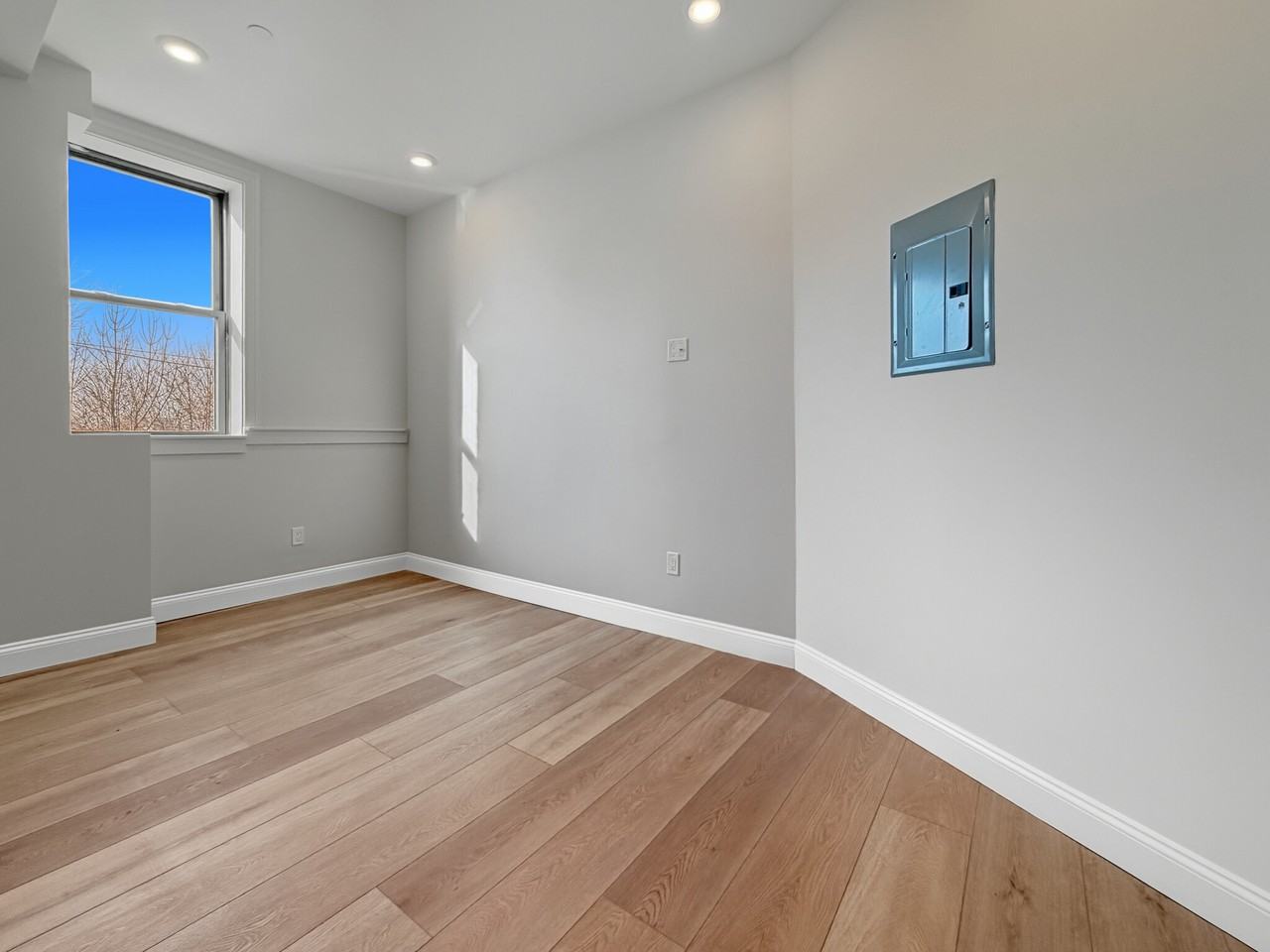 226 Winthrop Street #204 - Photo 4 of 7