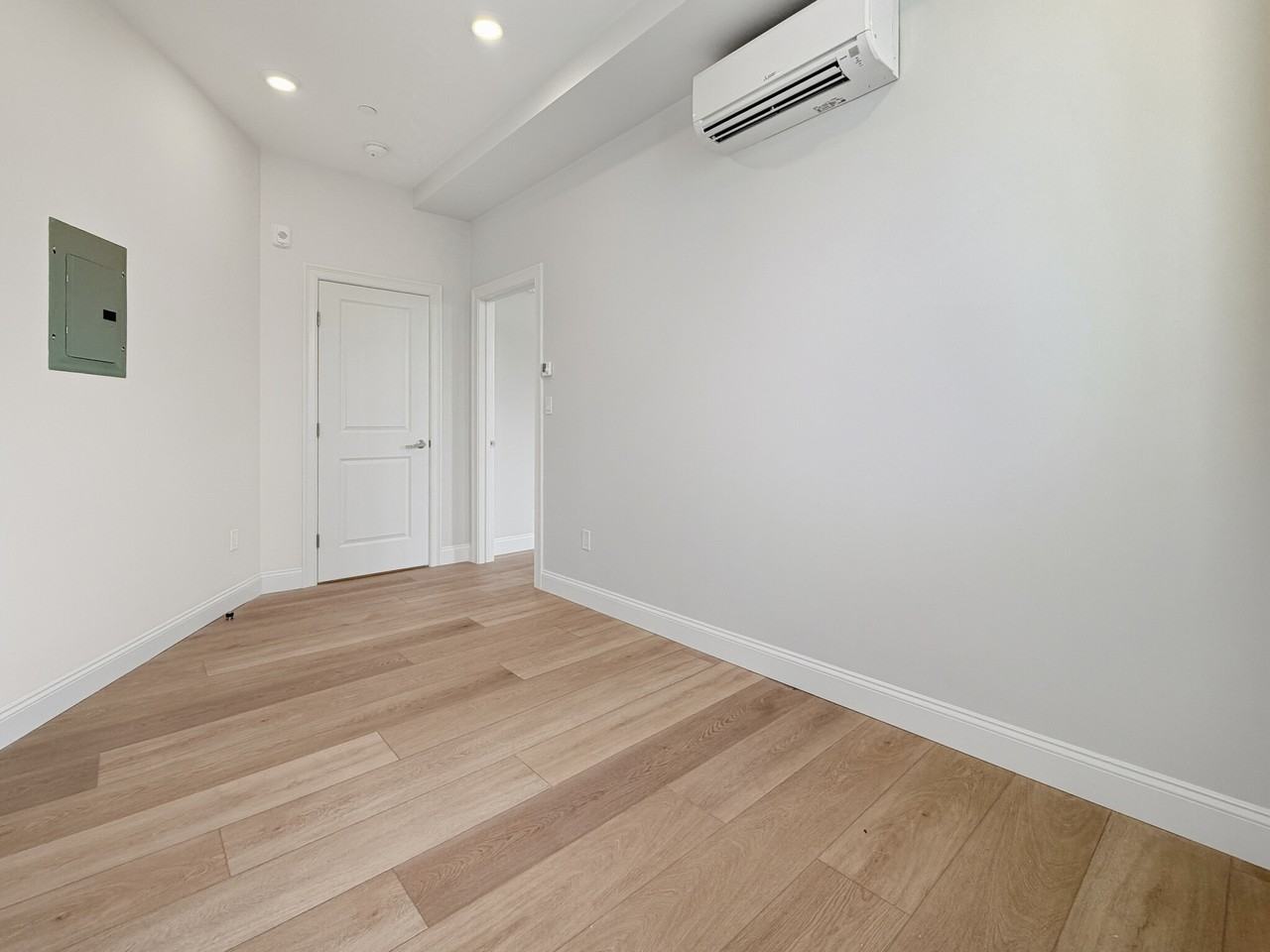 226 Winthrop Street #204 - Photo 5 of 7
