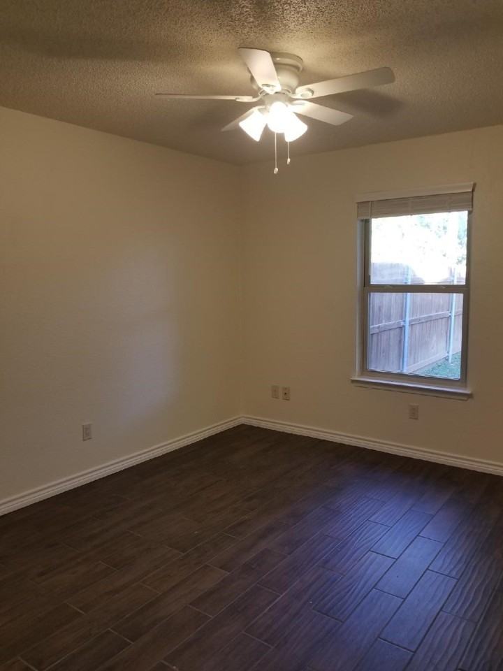 7507 April Ln - Photo 5 of 12