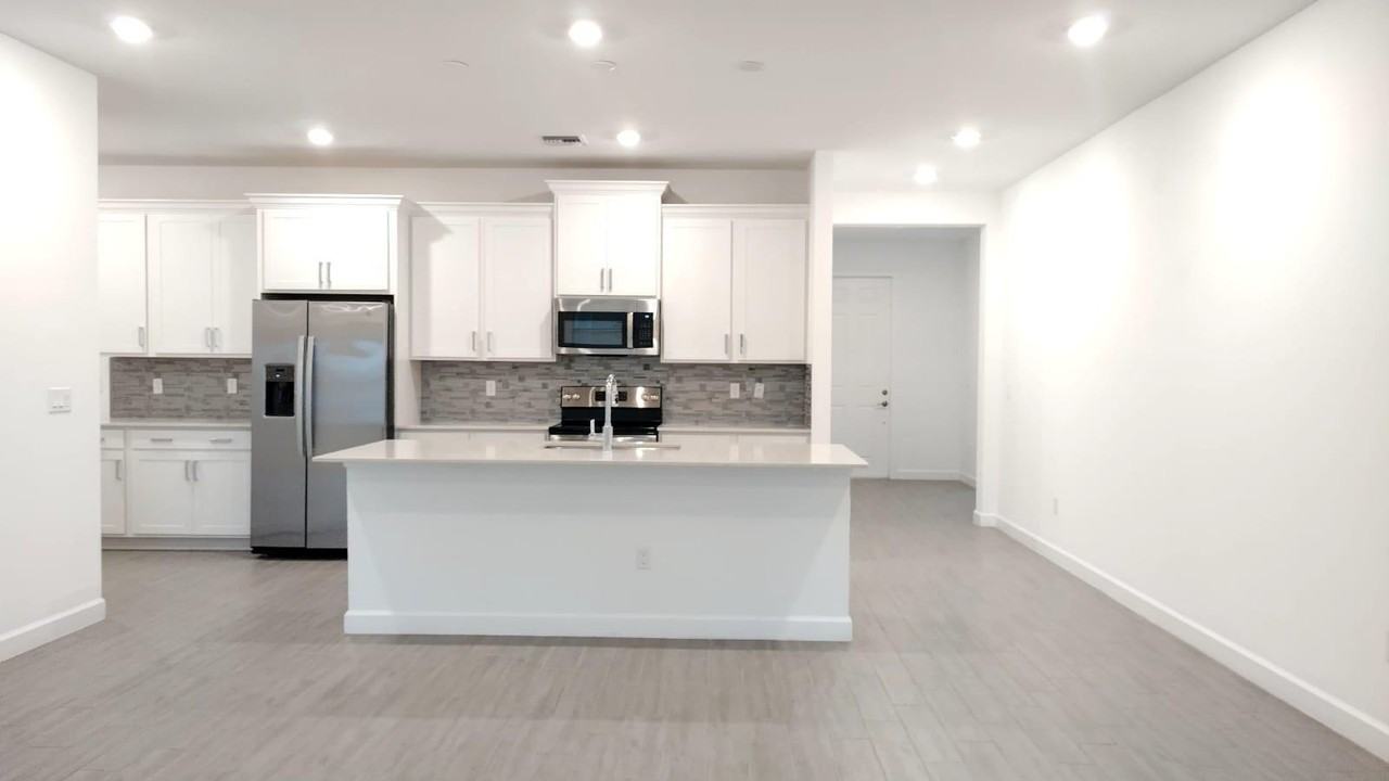 3199 Streng Lane - Photo 5 of 44