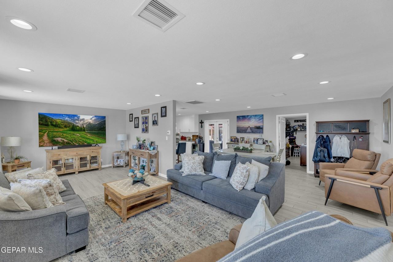 9913 Album Avenue - Photo 4 of 33