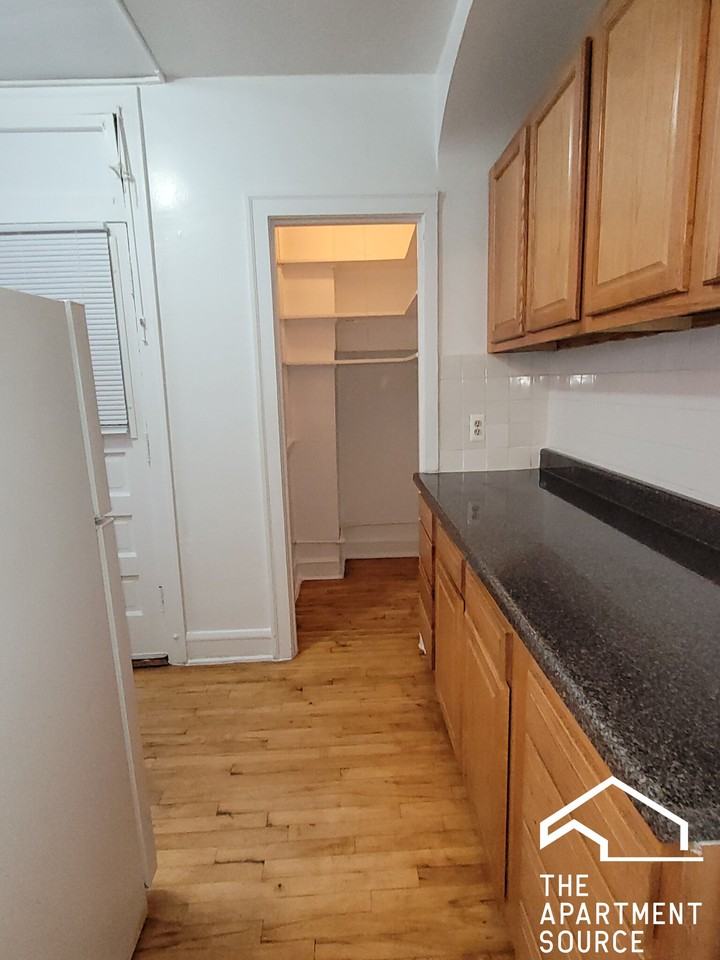 1804 W Farwell Ave #2D - Photo 4 of 12