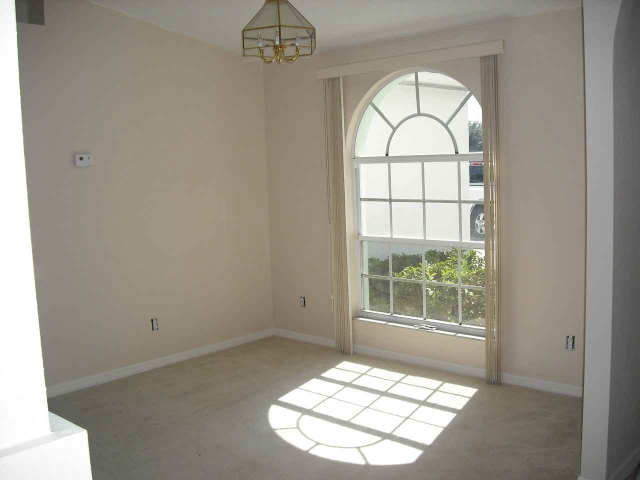 9724 Mary Robin Dr - Photo 4 of 9