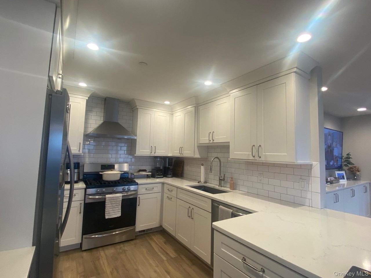 18 Tennessee Avenue - Photo 3 of 31