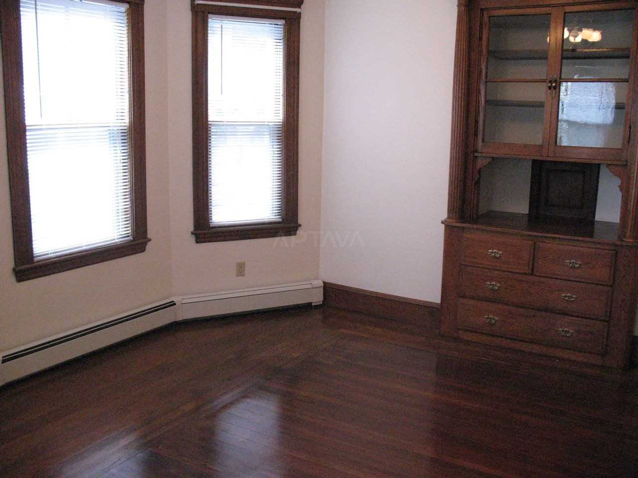 47 Dearborn St - Photo 2 of 11