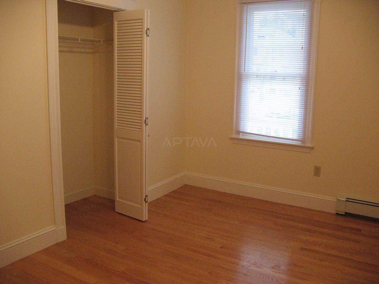 47 Dearborn St - Photo 6 of 11