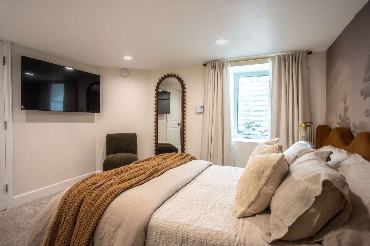 300 Inca St - Photo 3 of 24