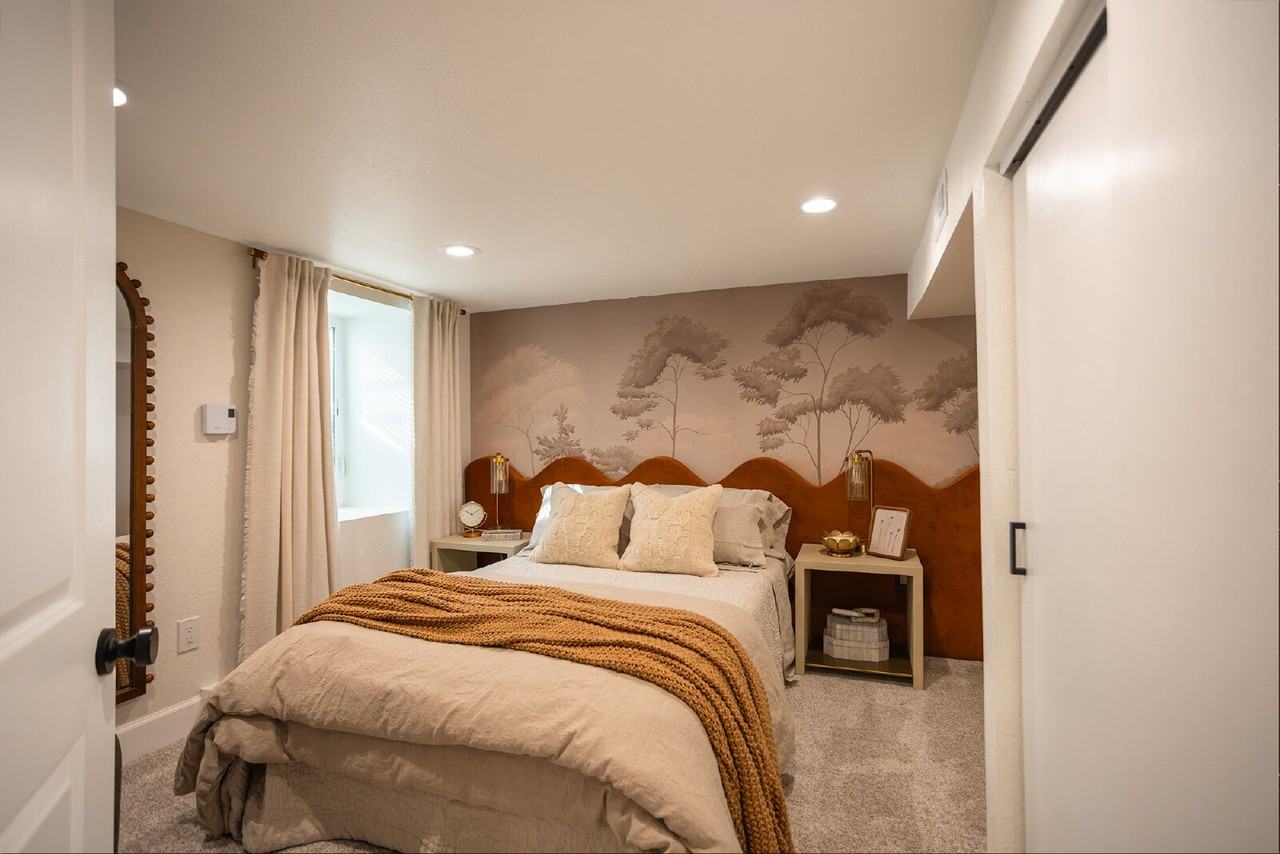 300 Inca St - Photo 4 of 24