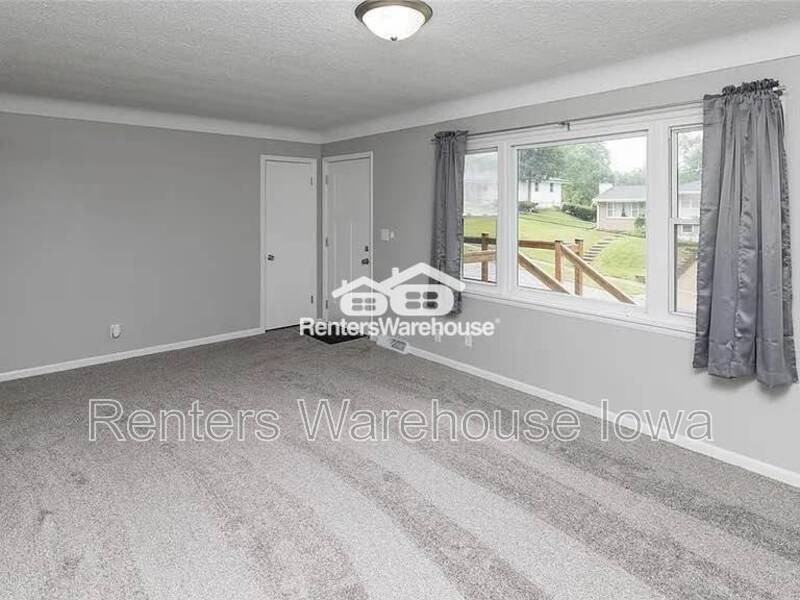 2418 Boston Ave - Photo 3 of 13