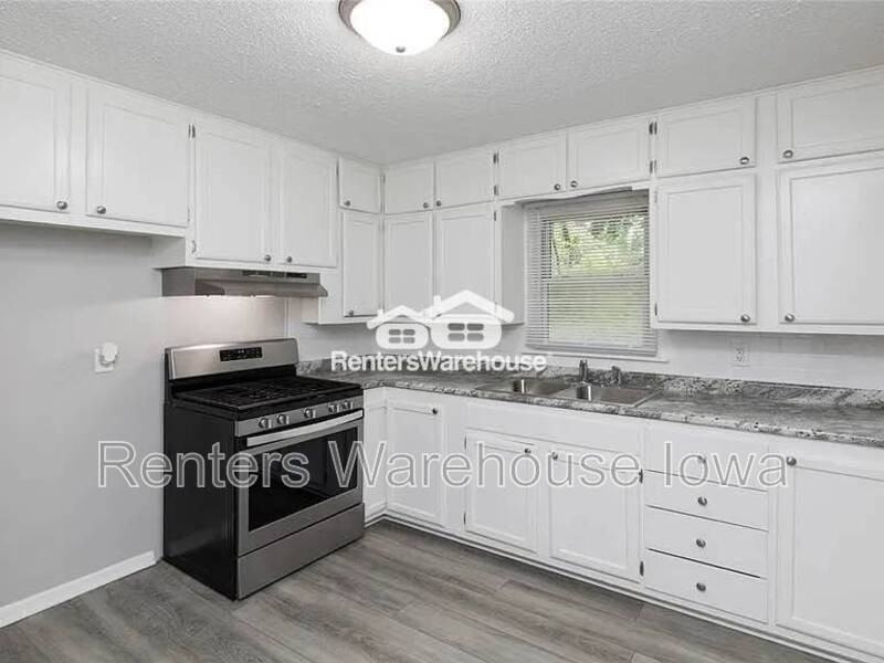 2418 Boston Ave - Photo 5 of 13