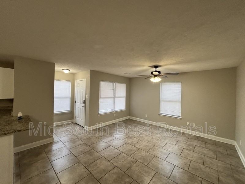 316 Bellewood Lane - Photo 3 of 14