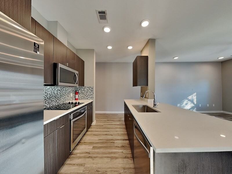 1553 Fiji St - Photo 4 of 21