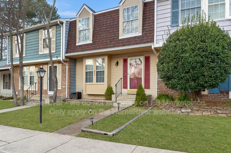 7768 Mandan Rd - Photo 3 of 24