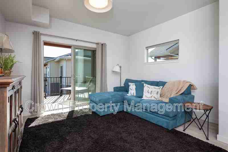 206 Sawyer Ln - Photo 3 of 29