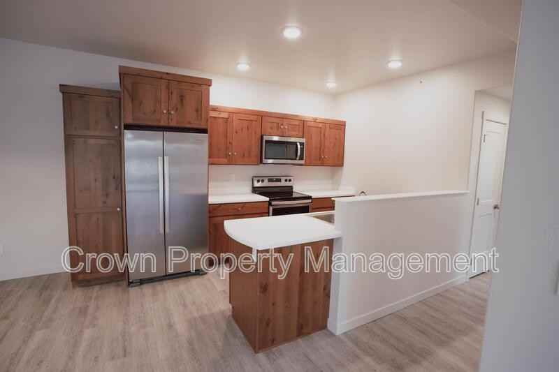 205 Sawyer Ln - Photo 4 of 50