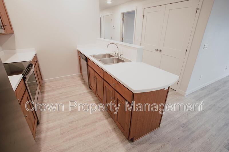 205 Sawyer Ln - Photo 6 of 50