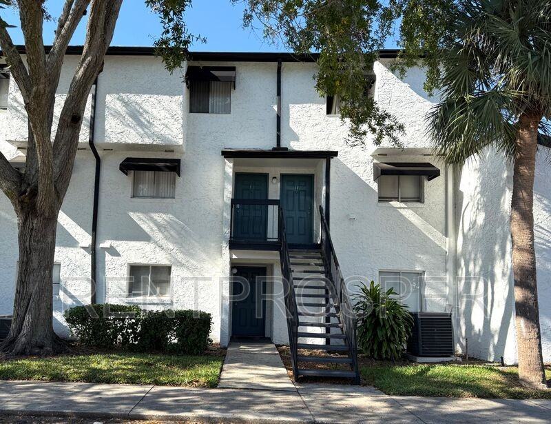 4155 S Semoran Blvd #13 - Photo 3 of 31