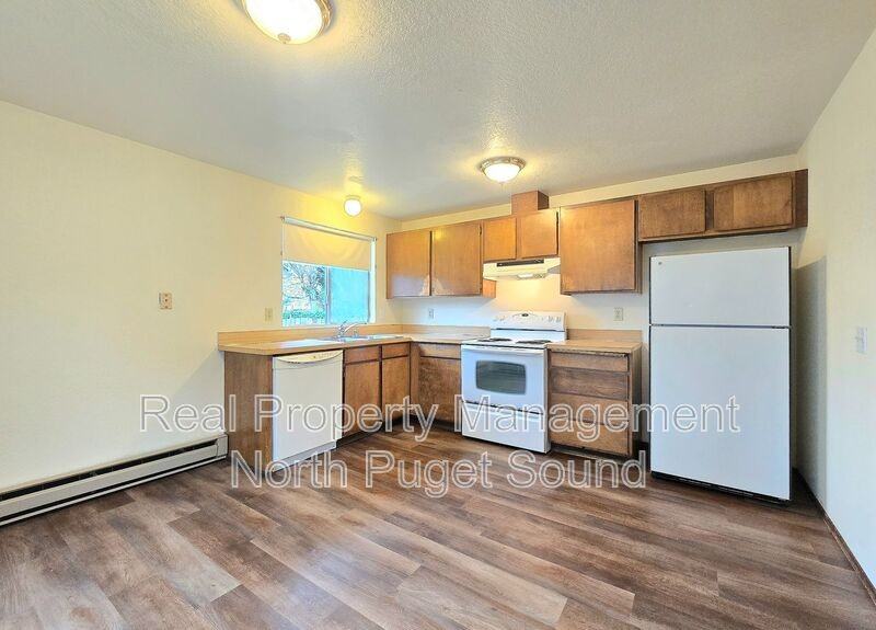 1322 Maple St #B - Photo 4 of 14