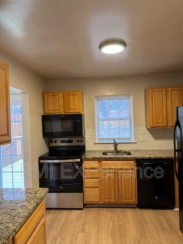 709 Saint Michaels Dr - Photo 3 of 27