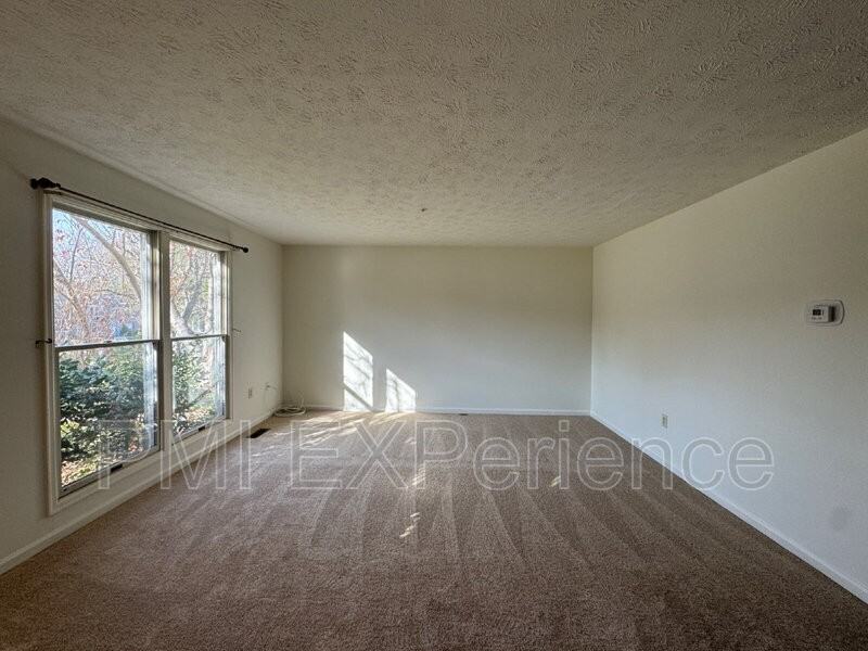 12740 Wedgedale Ct - Photo 3 of 25