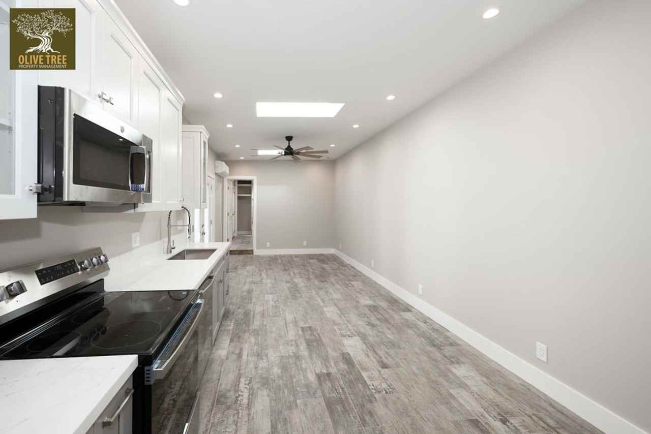 498 S Marengo Ave - Photo 5 of 10