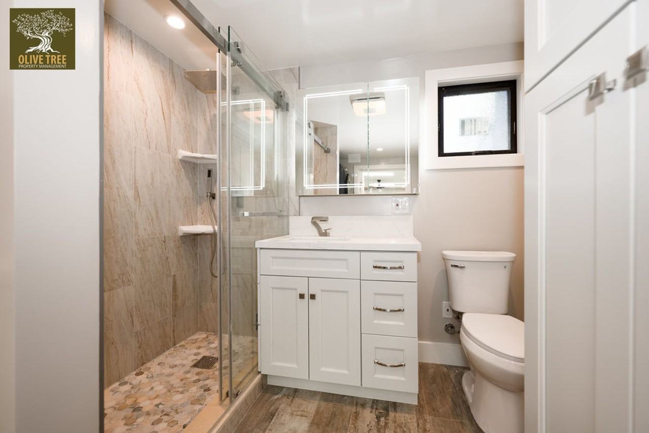 498 S Marengo Ave - Photo 6 of 10