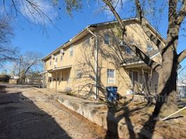 featured image of 813 N University St #5