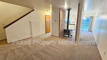 featured image of 1334 Ne Jasmine Ln