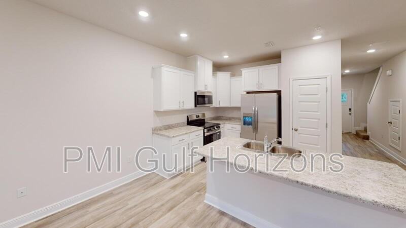 710 710 - Photo 2 of 13