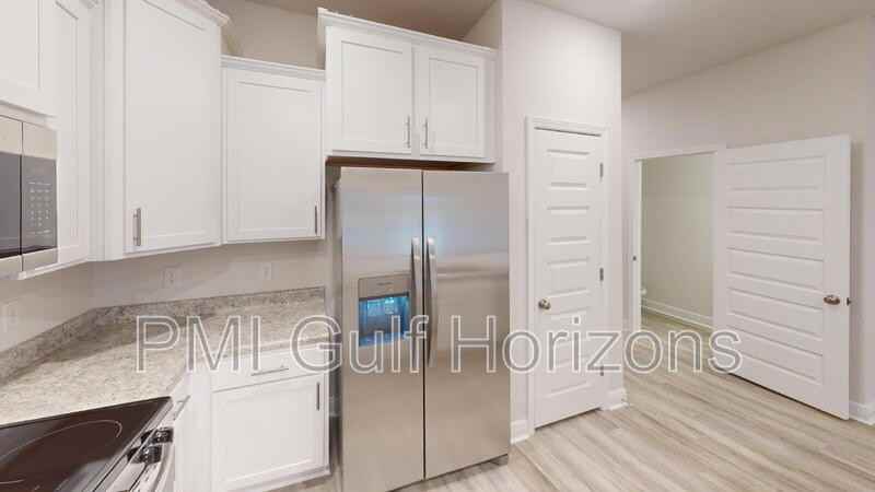 710 710 - Photo 4 of 13