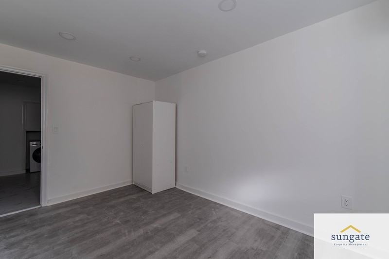 208 Lloyd St - Photo 5 of 19