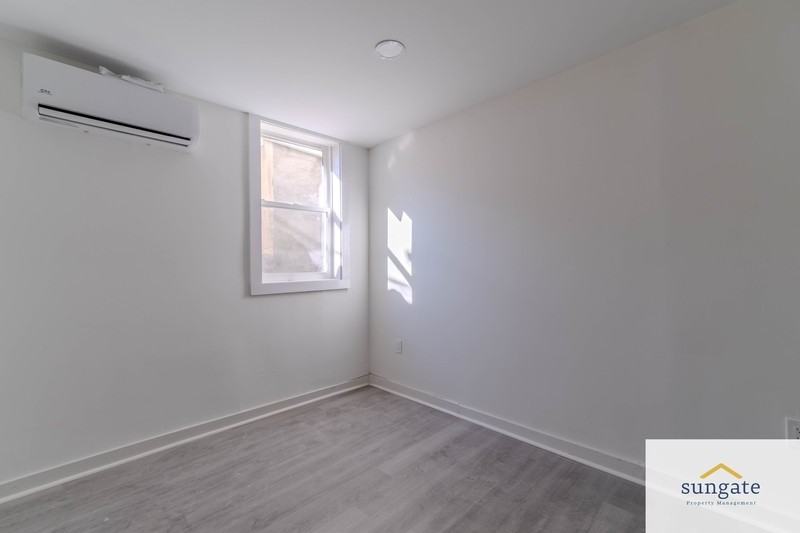 208 Lloyd St - Photo 7 of 19