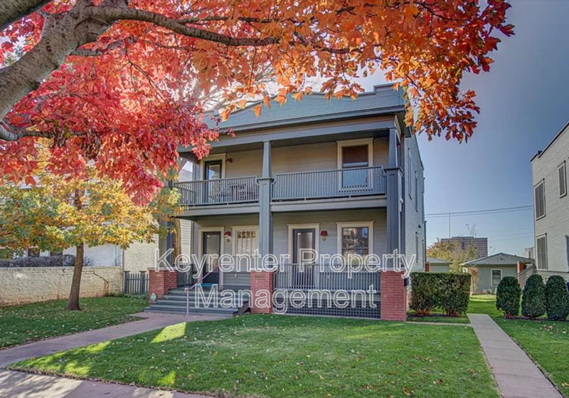 812 Northwest 7th Street